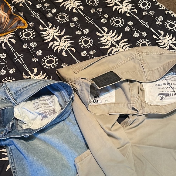 2 pair Levi’s 514 - khaki and light wash denim. Both 36x34, straight fit style. - Picture 5 of 7